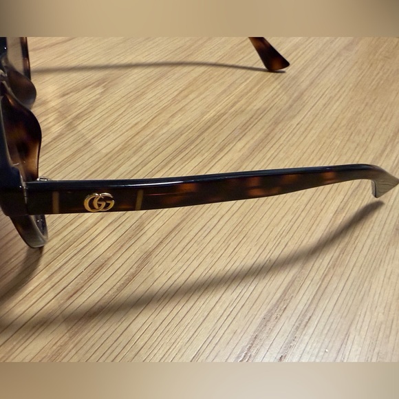 Gucci Women's Sunglasses - Picture 3 of 10